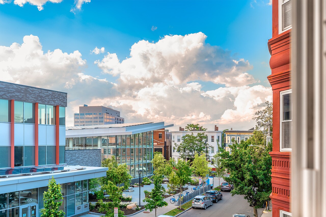 Building Photo - 120 Berkshire St