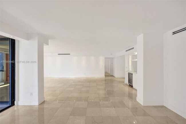 Building Photo - 10175 Collins Ave