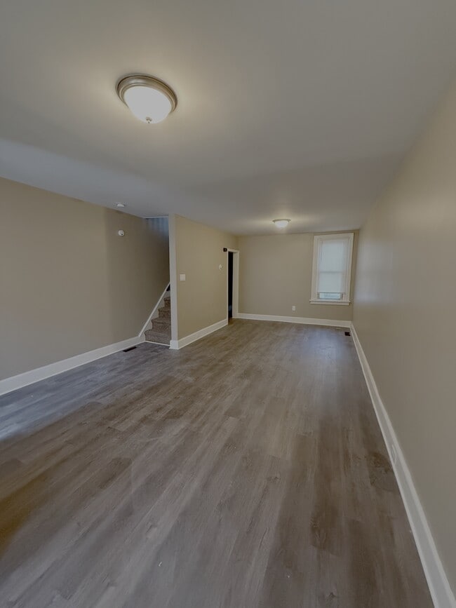 Primary Photo - 304 Porter St