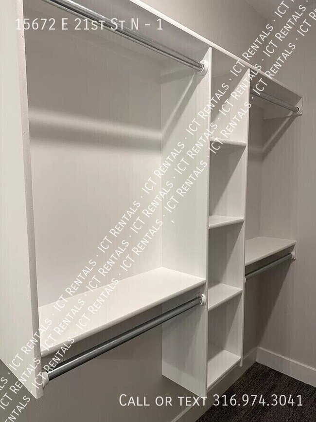 Building Photo - 15672 E 21st St N