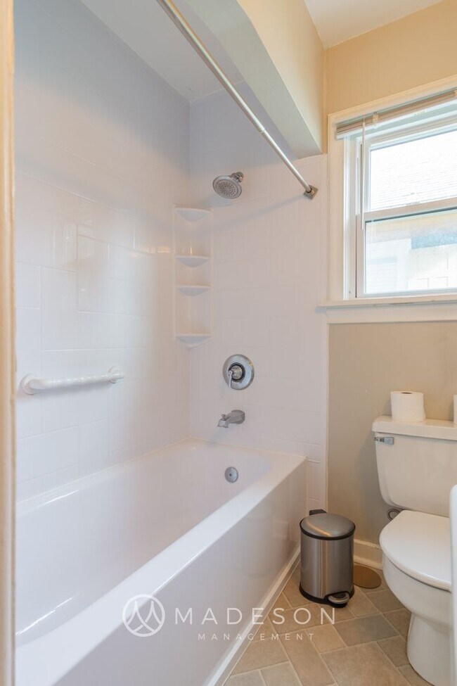 Building Photo - Charming First Hill Single Family House wi...