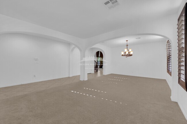 Building Photo - 8445 Cambrils Ave