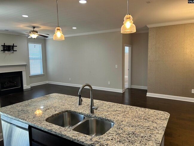 Building Photo - 905 Layton Way