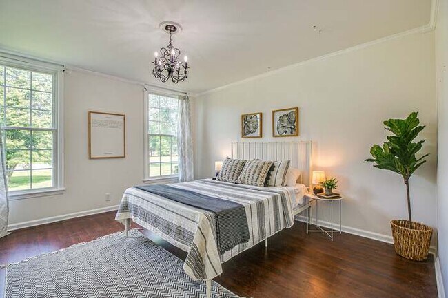 Building Photo - 3610 S Mt Juliet Rd