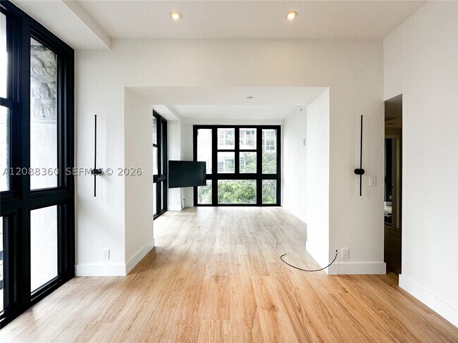 Building Photo - 111 E Flagler St