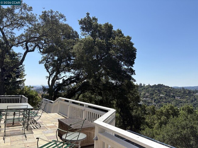 Building Photo - 39 Orinda View Rd