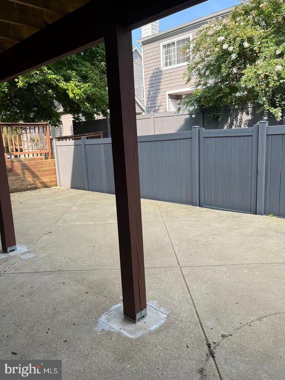 Building Photo - 20 Lantern Ln