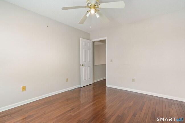 Building Photo - 51 Brittania Dr