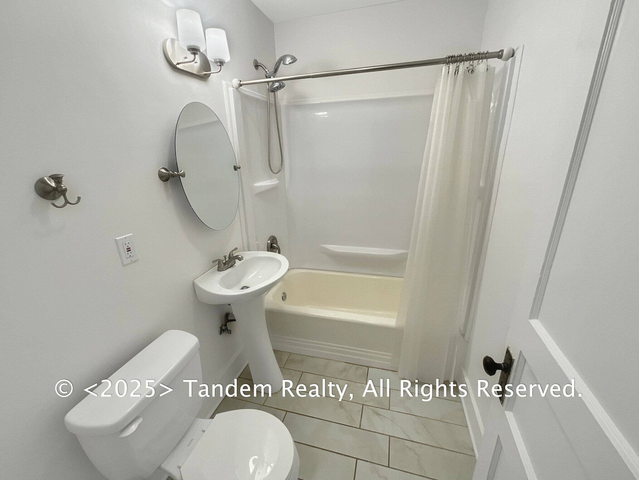 Building Photo - 2710 Sharondale Ct