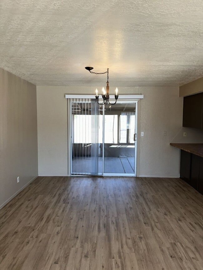 Building Photo - Unfurnished Full Time Home