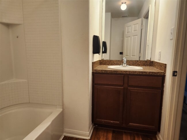 Building Photo - 303 Pine Mist Ln