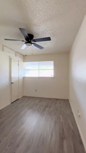 Building Photo - 901 Waterview Ln