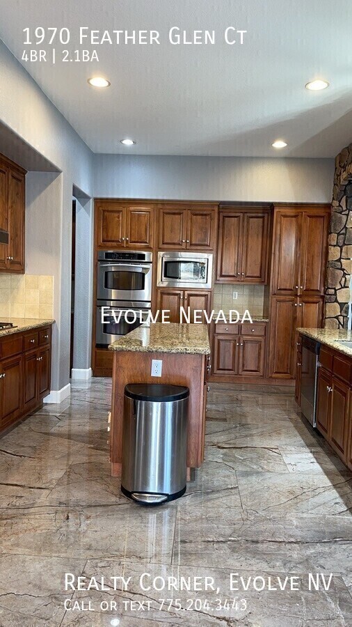 Building Photo - 1970 Feather Glen Ct