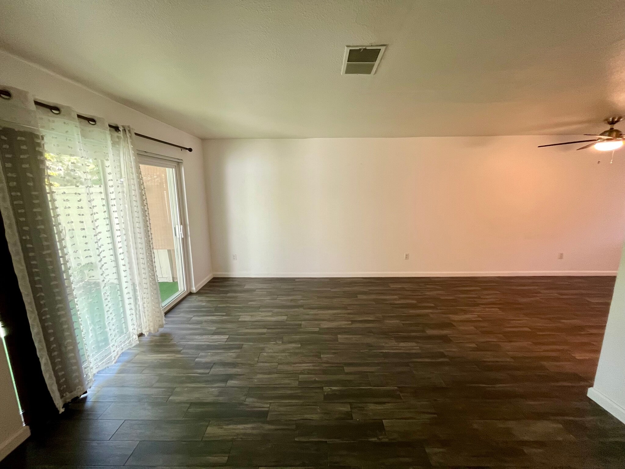 Building Photo - 4265 Mesa Vista Way