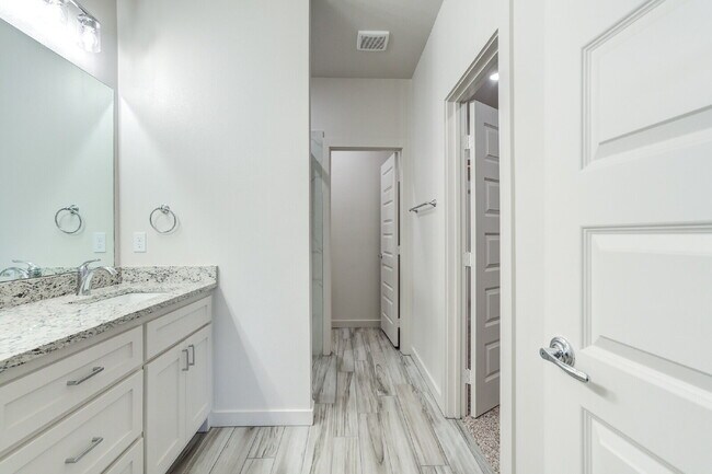 Building Photo - Brand new townhomes in Frenship East!