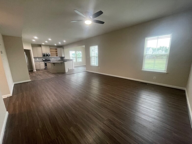 Building Photo - 2410 Walthall Ct