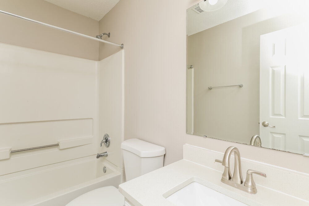 Building Photo - 6336 Alonzo Dr