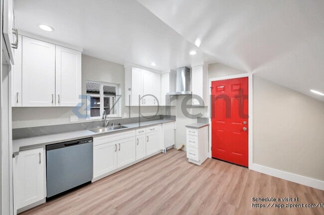 Building Photo - 1617 W 24th St