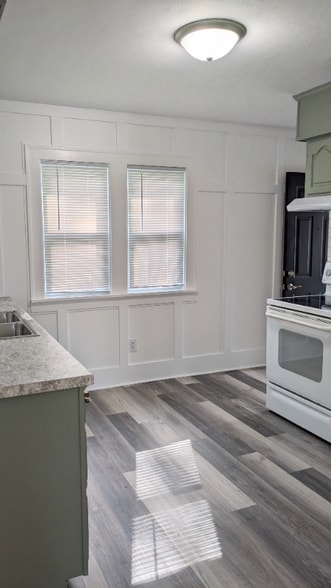 Building Photo - 601 S 31st St