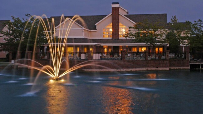 Building Photo - 5489 Crescent Ridge Dr