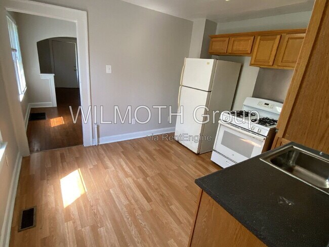 Building Photo - 1535 Kappes St