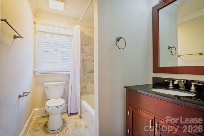 Building Photo - 435 Walnut Ave