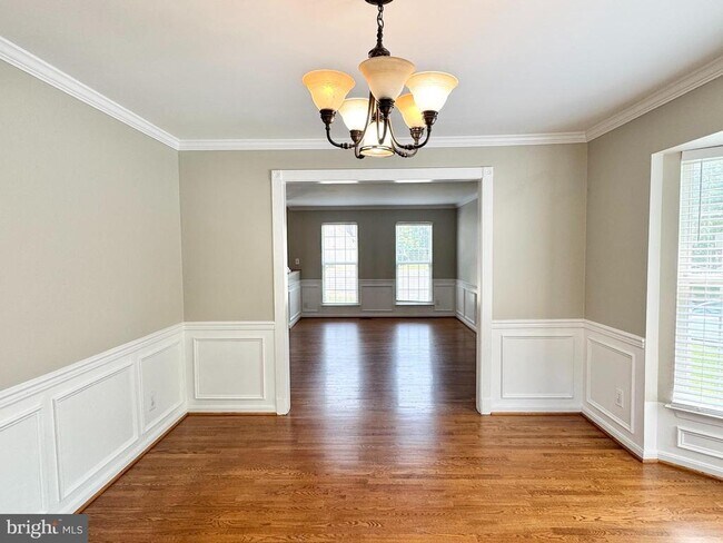 Building Photo - 16 Westchester Ct