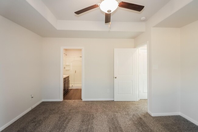 Building Photo - 25589 Roy Rogers Rd