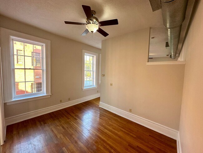 Building Photo - 217 Abercorn St