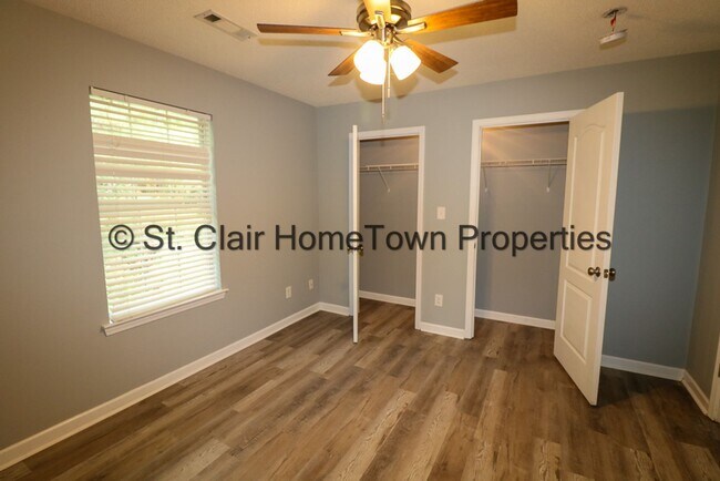 Building Photo - Totally Remodeled Tri-Plex in Lincoln School System