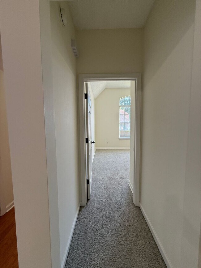 Building Photo - CORDOVA 3 BED 3 BATH RENTAL HOME NEAR SHEL...