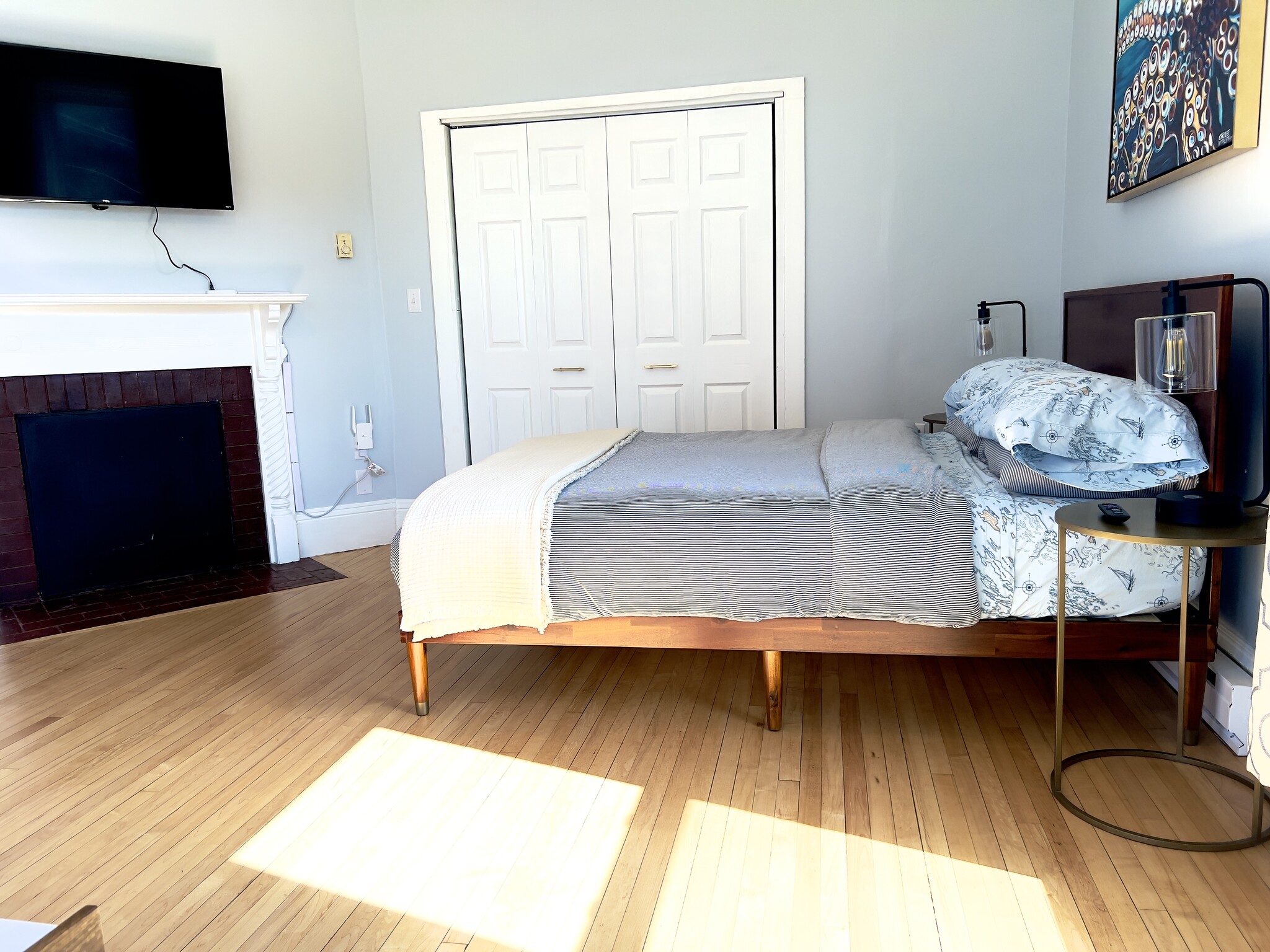 Studio Living Space - 283 Union St