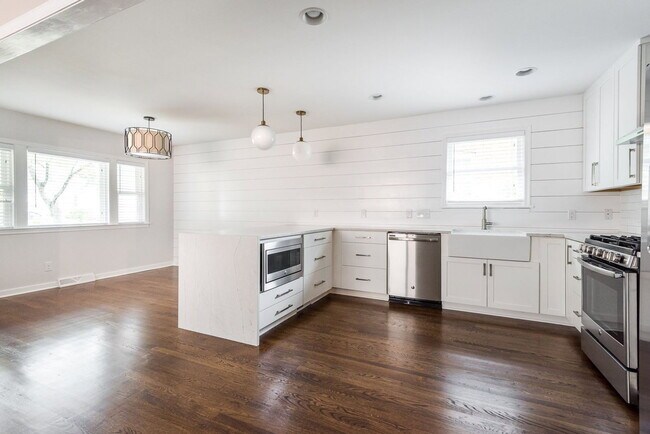 Building Photo - 4808 Hanover Ave