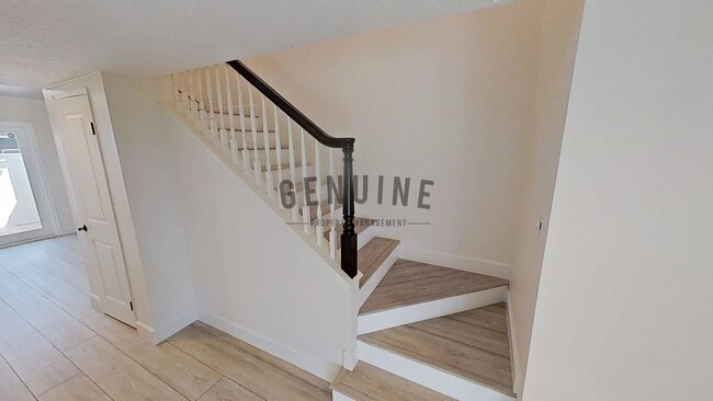 Building Photo - Beautiful 3Bd 2.5Ba Costa Mesa Townhome