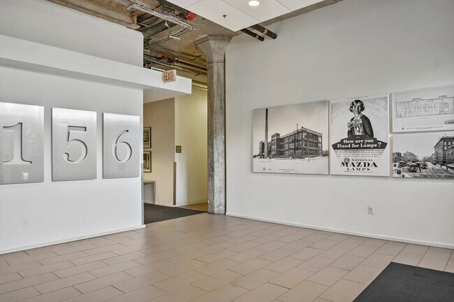 Building Photo - 156 Porter St