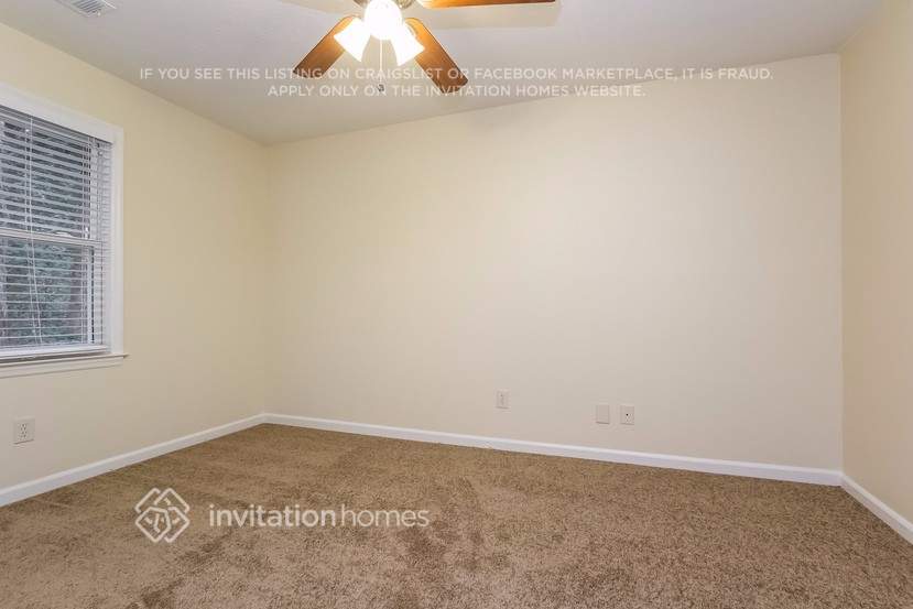 Building Photo - 945 Daisy Ct NW