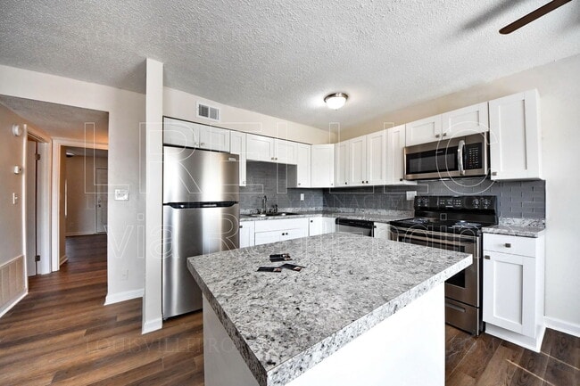 Building Photo - 4405 Kern Ct