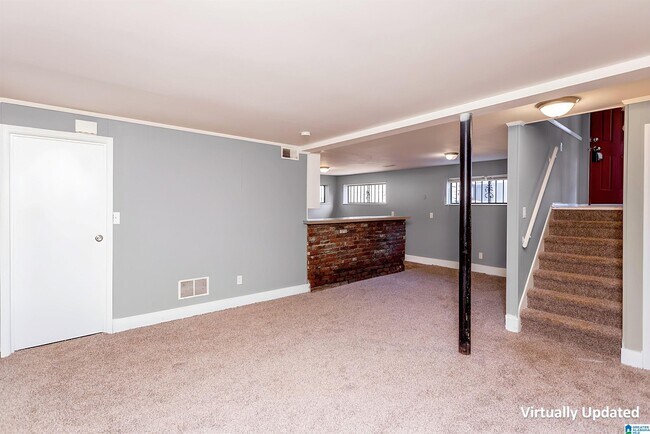 Building Photo - 1112 S Gale Dr