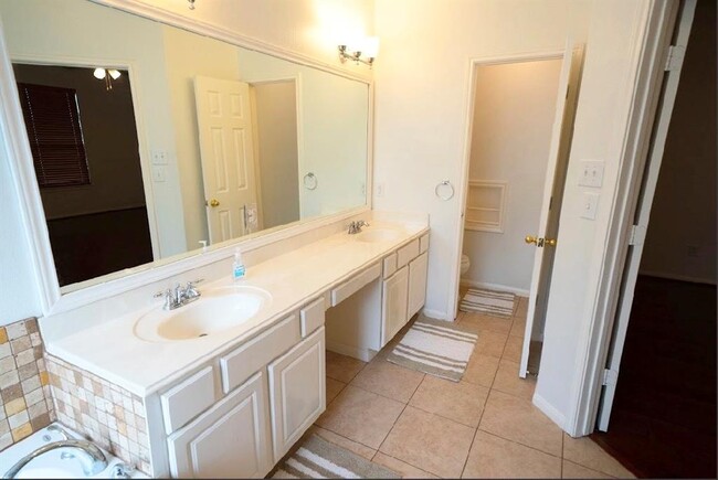 Building Photo - 13127 Candlewood Glen Ln
