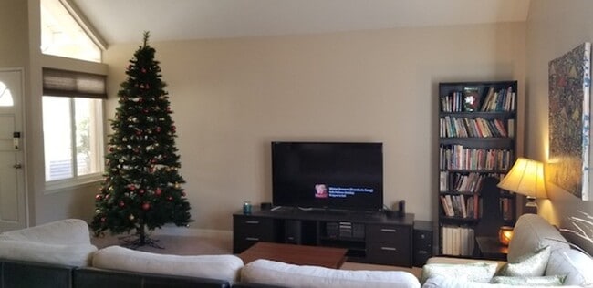 Building Photo - **COMING SOON** Two-Story Home for Lease in Buena Park