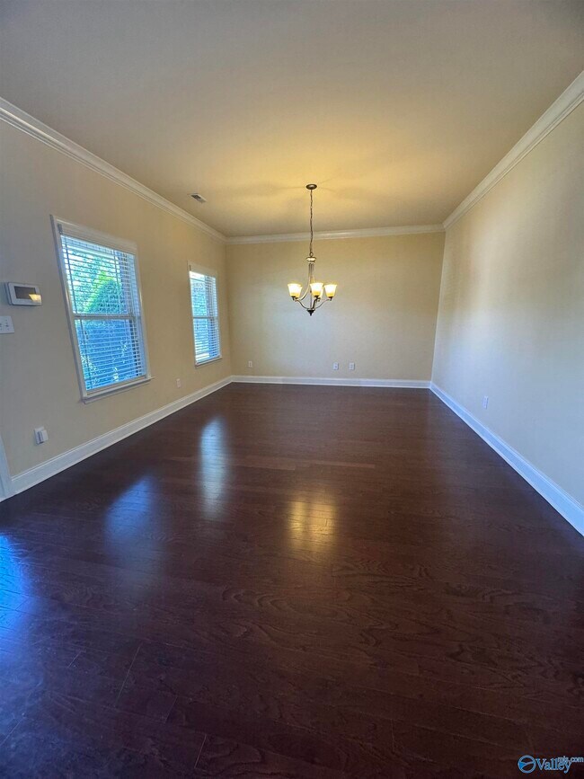 Building Photo - 475 E Mossyleaf Dr SW