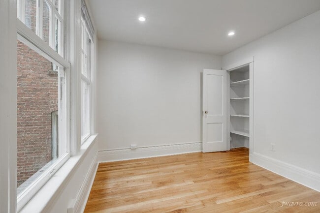 Building Photo - 560 O'Farrell St