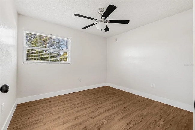 Building Photo - Charming 3-Bedroom Home with Large Fenced ...