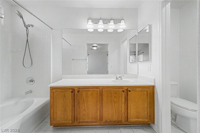 Building Photo - 10547 Lilac Tree Ave