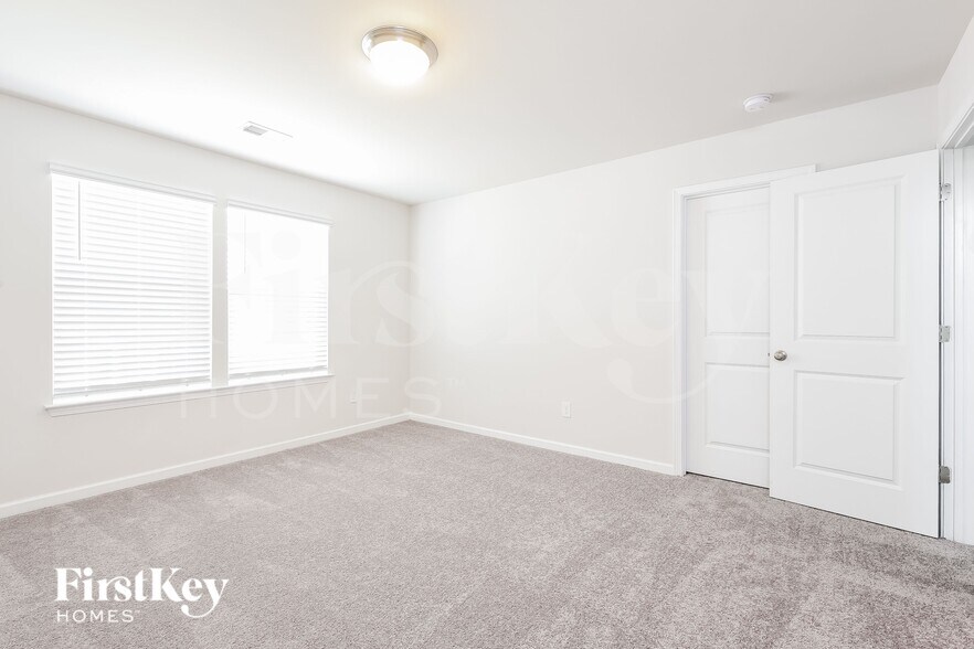 Building Photo - 446 Yoshino Cherry Dr