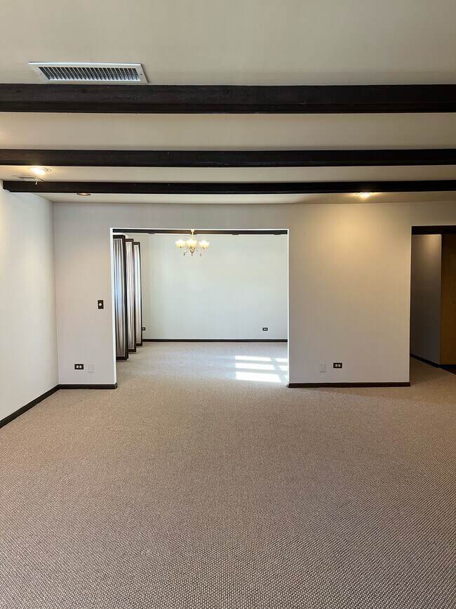 Building Photo - 838 Michigan Ave