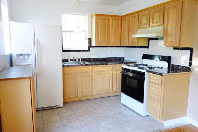 Building Photo - 8007 Garland Ave