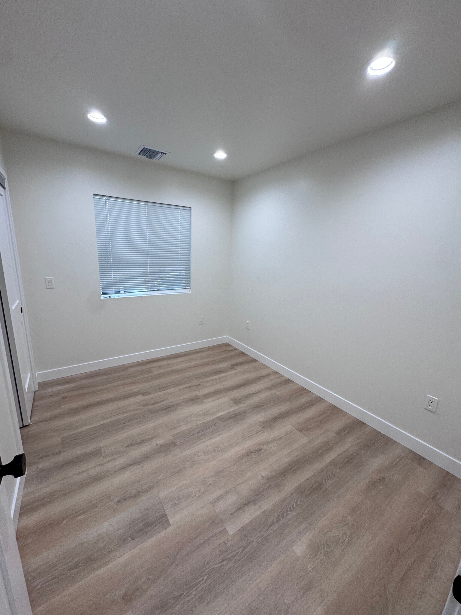 Building Photo - 326 Figueroa Dr