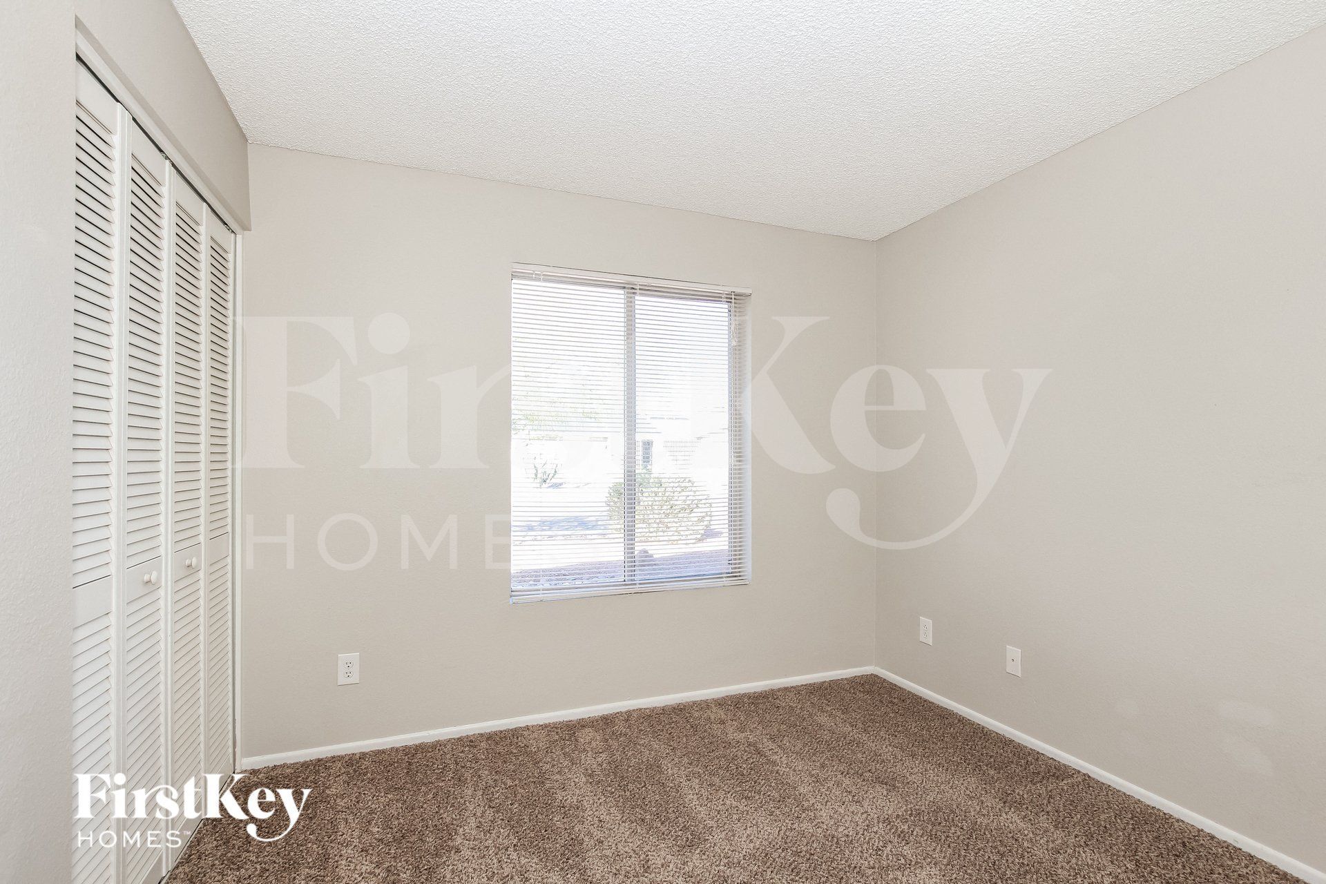 Building Photo - 5031 W Windrose Dr