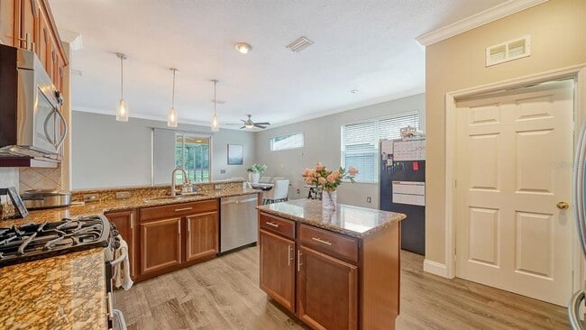 Building Photo - 6122 Blue Runner Ct